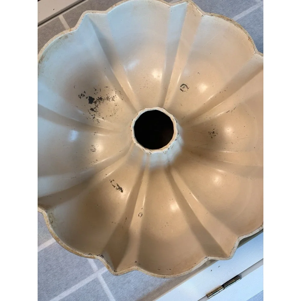 Vintage Nordic Ware Bundt Fluted Tube Pan 12 Cup Heavy Cast Aluminum USA